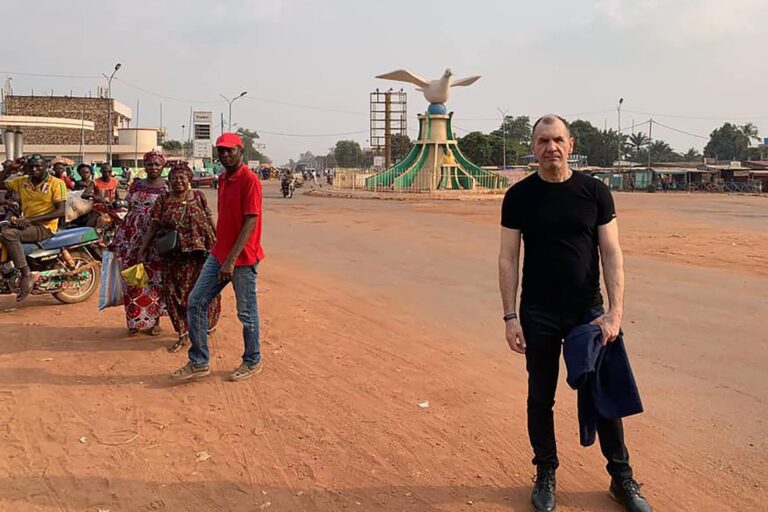 Tchad : Deux influenceurs politiques russes interpellés à l’aéroport de N’Djamena