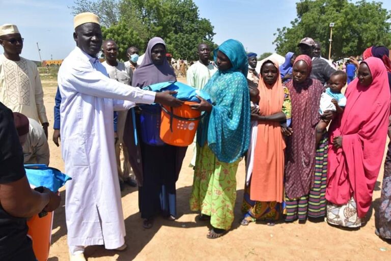 Tchad : Distribution de kits d&rsquo;intimité et tri des mendiants étrangers et nationaux
