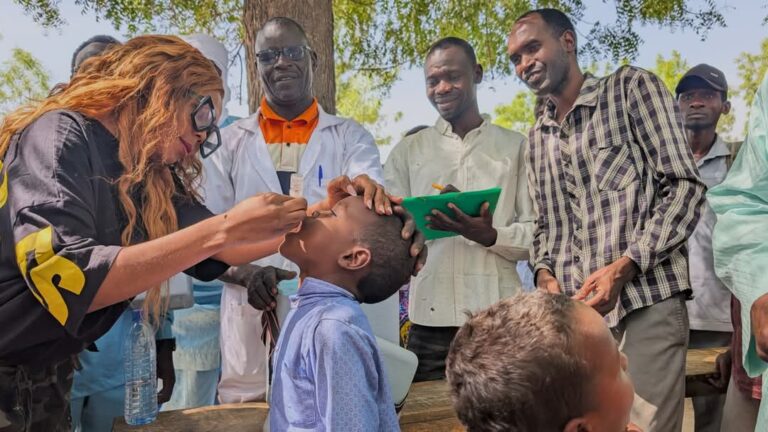 Du 25 au 28 avril, des agents vaccinateurs et des relais communautaires seront dans les quartiers et les maisons pour vacciner les enfants contre la #polio.