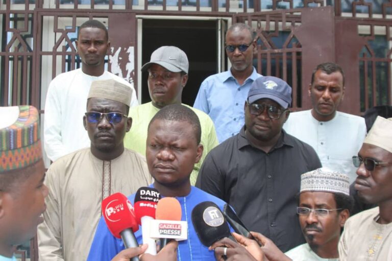 #Politique : Trois mouvements politiques saisissent la Cour suprême pour contester leur dissolution et suspension