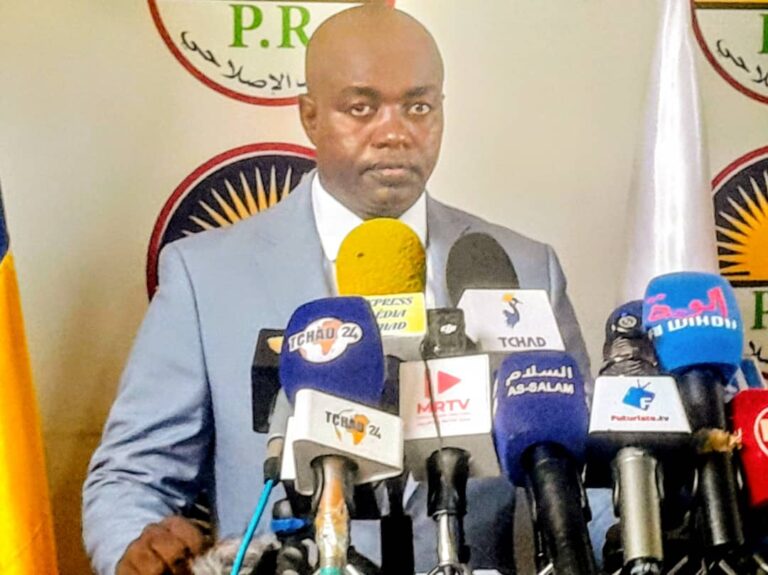 Politique : Conférence de presse sur la gestion du bien public