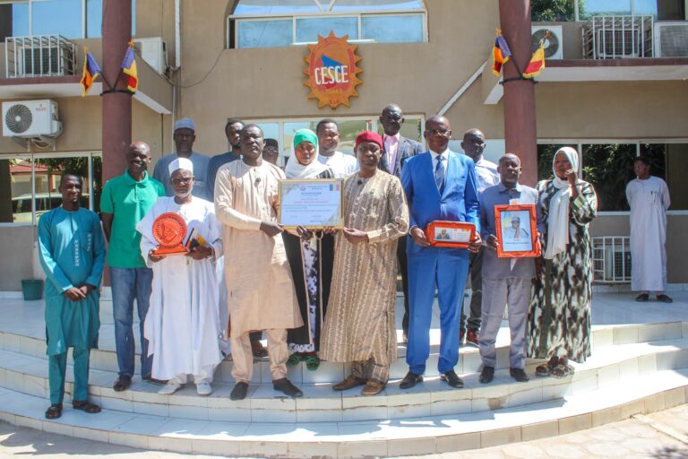 𝐋𝐚 𝐂𝐨𝐦𝐩𝐚𝐠𝐧𝐢𝐞 𝐀𝐫𝐭𝐢𝐬𝐭𝐢𝐪𝐮𝐞 𝐌𝐚𝐧𝐭𝐨𝐮𝐭𝐢 𝐡𝐨𝐧𝐨𝐫𝐞 𝐥𝐞 𝐏𝐫𝐞́𝐬𝐢𝐝𝐞𝐧𝐭 𝐝𝐮 𝐂𝐄𝐒𝐂𝐄