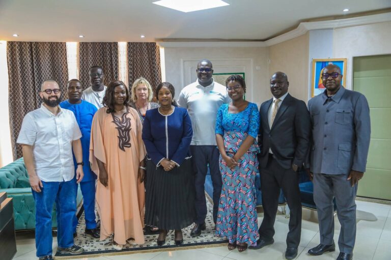 Renforcement de la protection de l’enfant : SOS Villages d’Enfants reçu par la Ministre d’État