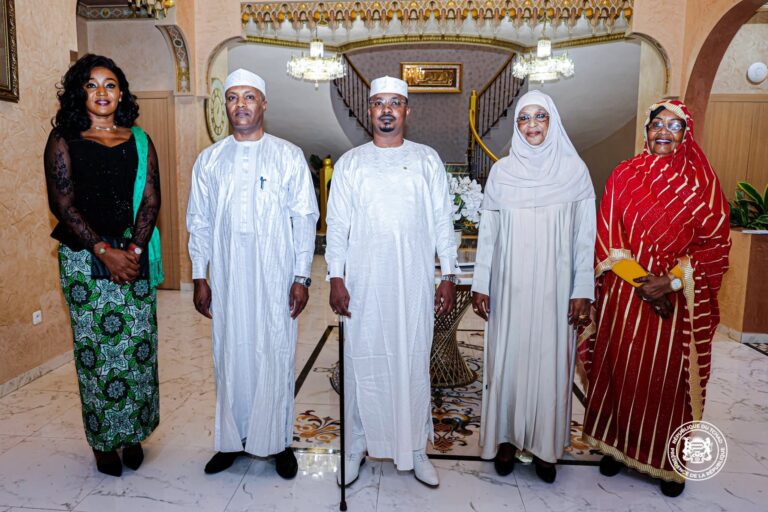 Diplomatie : Trois femmes tchadiennes promues à l’international reçues par le Président Deby