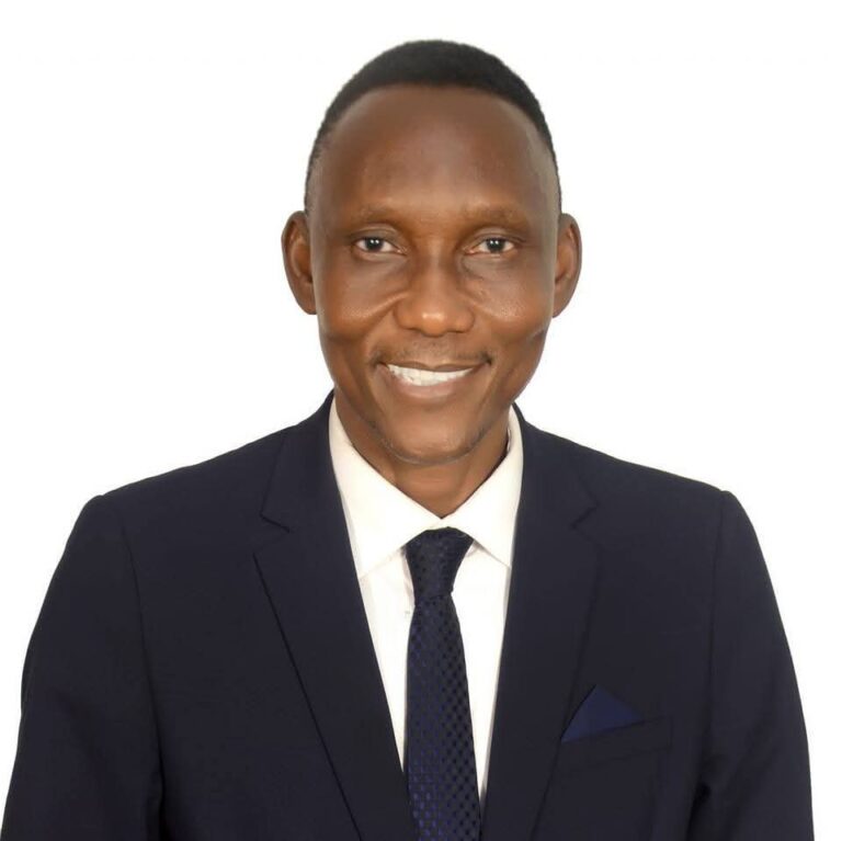 Dr Sitack Yombatina Béni : Carrière ou calcul politique ?