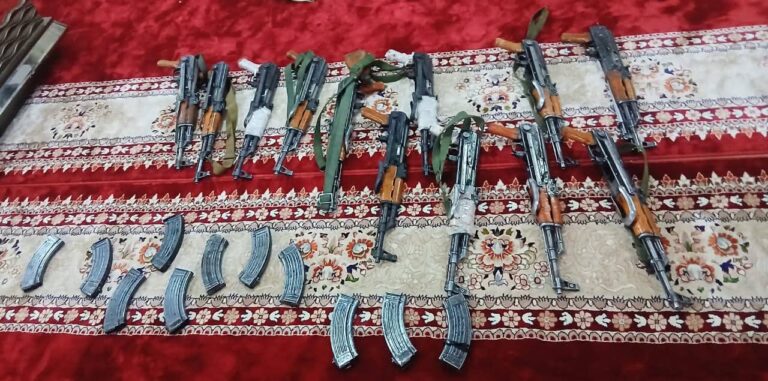 #Guéra : les autorités sécuritaires présentent des présumés bandits et des armes saisies