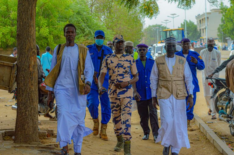 N&rsquo;Djamena : la Commune dégage les emprises publiques et rouvre un canal d’évacuation à Goudji