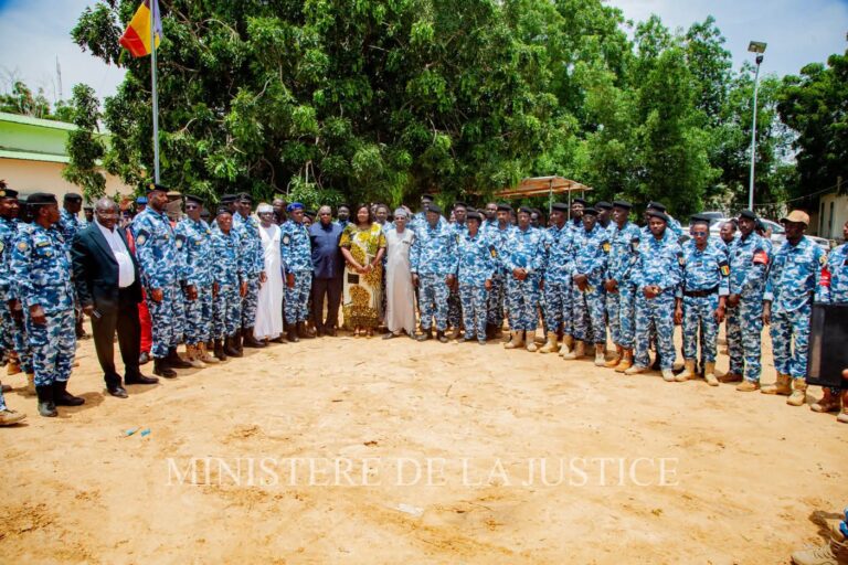 ⚖️ Justice : la ministre Ndolenodji Alixe Naimbaye en visite à la Police judiciaire