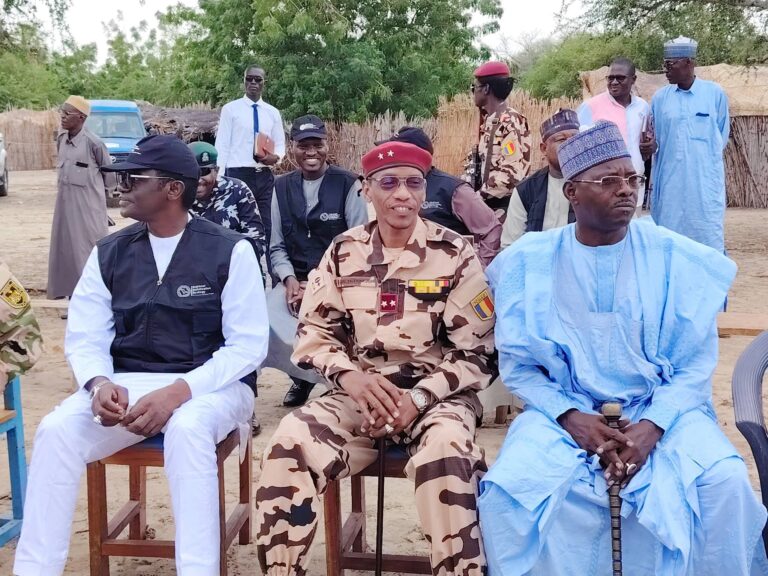 Lac Tchad : Maï Mala Buni échange avec les réfugiés nigérians à Kaya