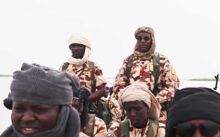 Lac Tchad : le Général de division Baradine Souleymane Ahmat en inspection sur le terrain